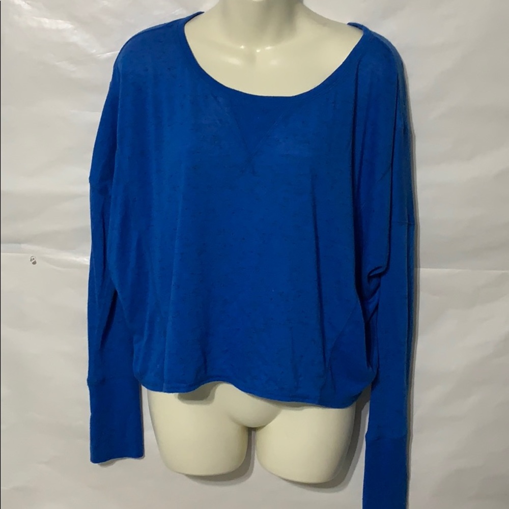 ATHLETA long sleeve top with thumb holes